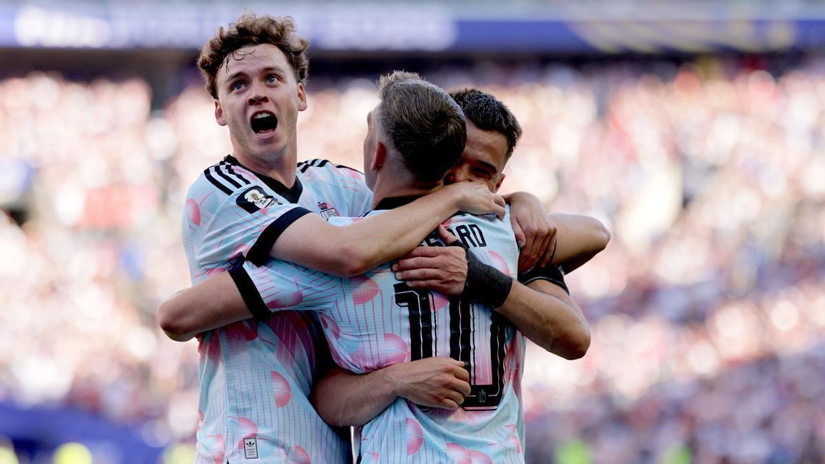 El belga Leandro Trossard celebra uno de los goles de su selección ante Estados Unidos.
