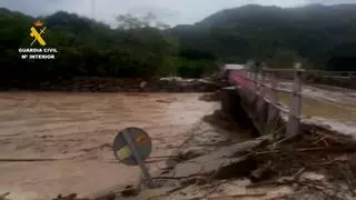 El río Benamargosa (Málaga) se ha desbordado y ha inundado la localidad que lleva su nombre después de las fuertes precipitaciones en la zona