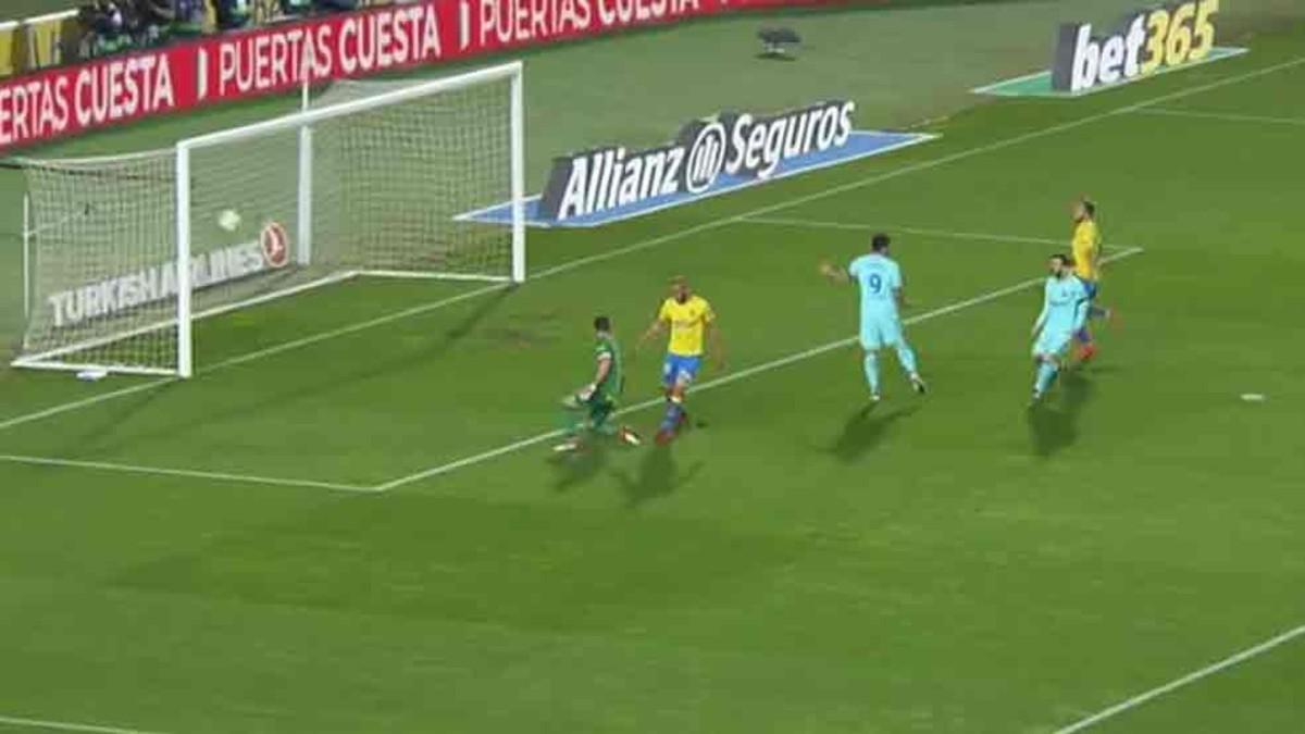 Messi y Luis Suárez fallaron una clarísima jugada de gol