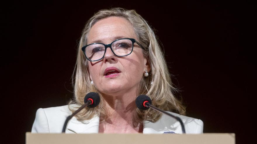 Sentada frente a la casa de Fernando Clavijo promovida por Canarias se agota