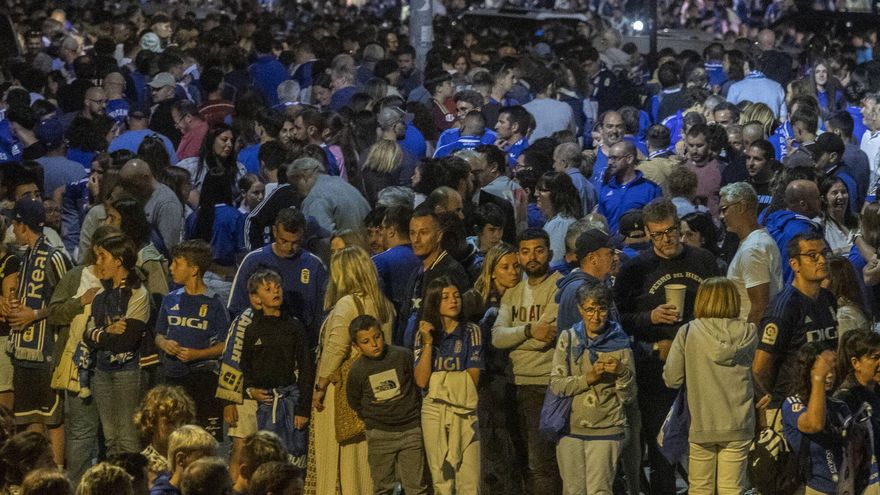 La afición del Real Oviedo llora la pérdida de Álvaro Carrio, aficionado azul muy querido: “Descanse en paz, te echaremos de menos”