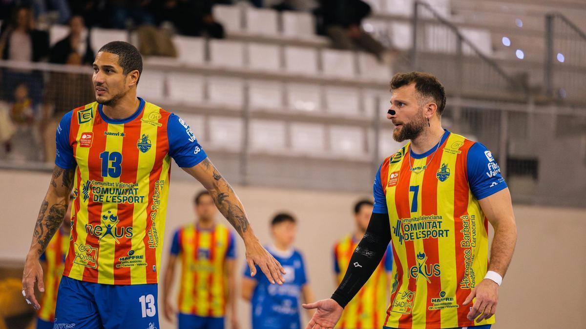 Facu Funes y Pernambuco se dan la mano
