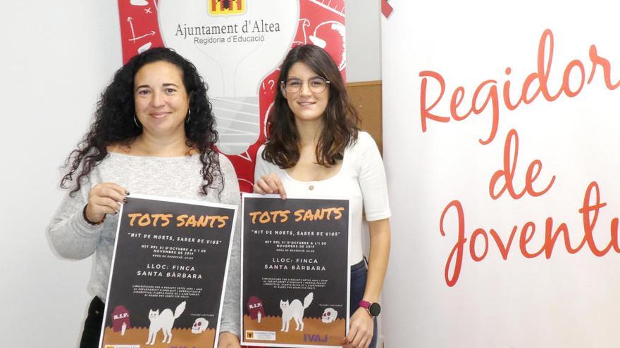 Vicenta Pérez y Marta Lloret en la presentación de la Noche de Todos los Santos de Altea.