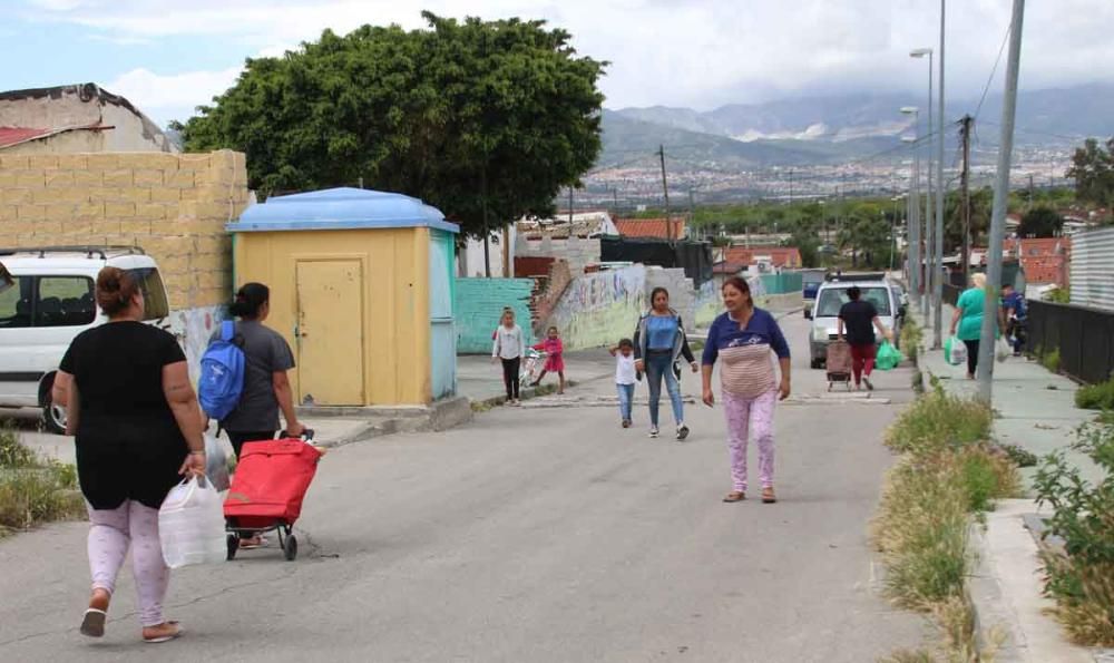 Reparto solidario de comida en los Asperones