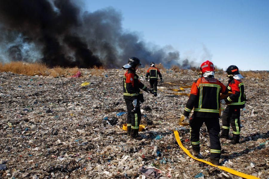 Incendio en el vertedero de Zamora