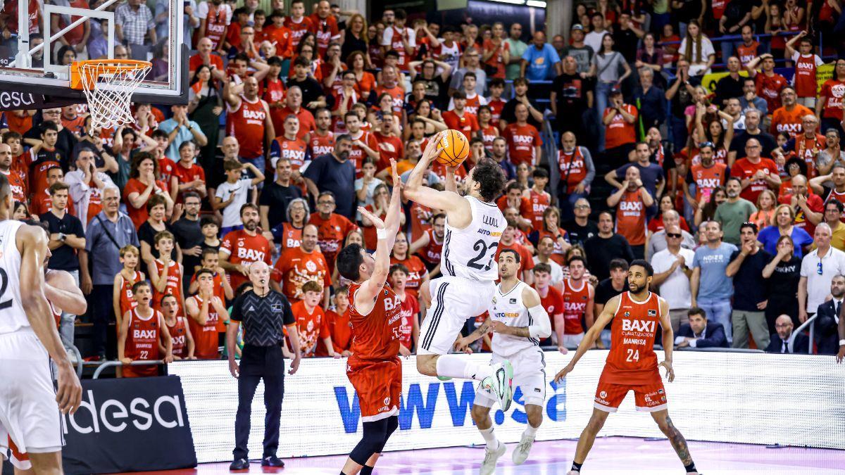 Sergio Llull scored the winning basket against Baxi Manresa