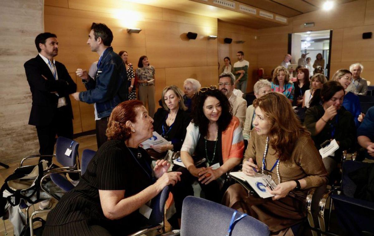 Ponentes y público, ayer, en curso de la Nebrija en Camposagrado. | MIKI LÓPEZ