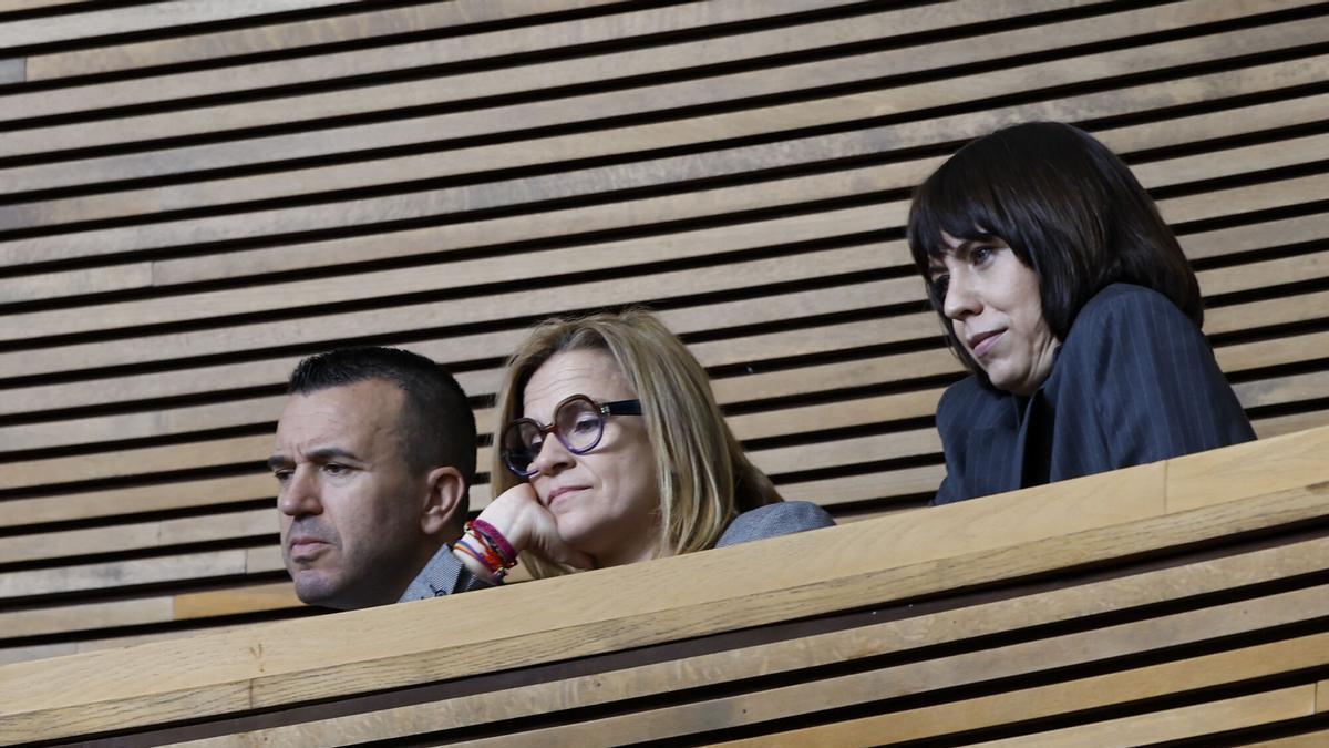 COMUNIDAD VALENCIANA | Mompó carga contra Morant: «Siempre serás la hija de Zapatero, la lameculos de Sánchez, no vales para nada»