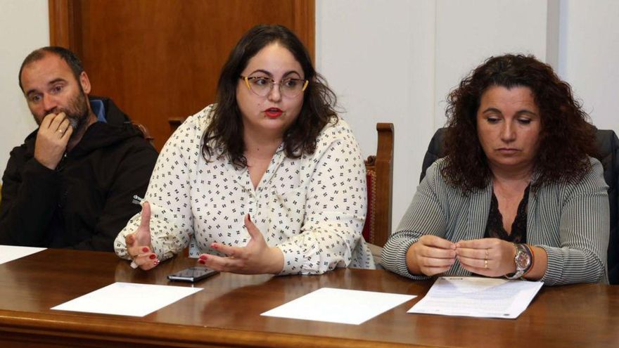 Ediles del PSOE en un pleno de Vilanova de Arousa.