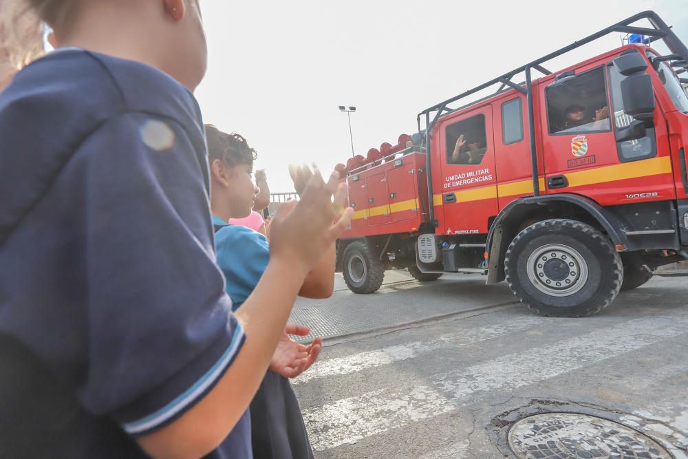 Orihuela despide a la UME entre vítores y aplausos