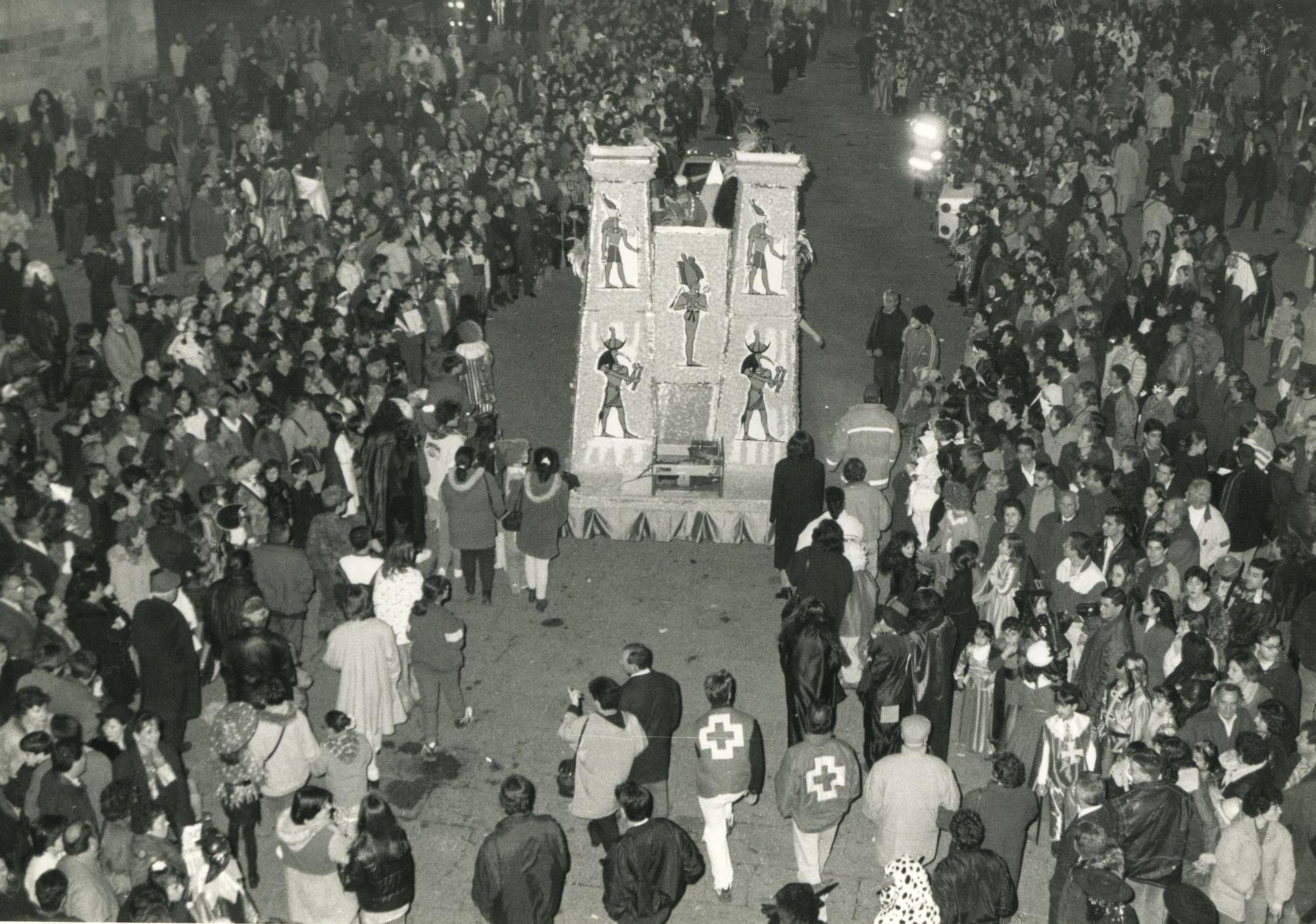 GALERÍA | Revive los carnavales de Zamora en los 90