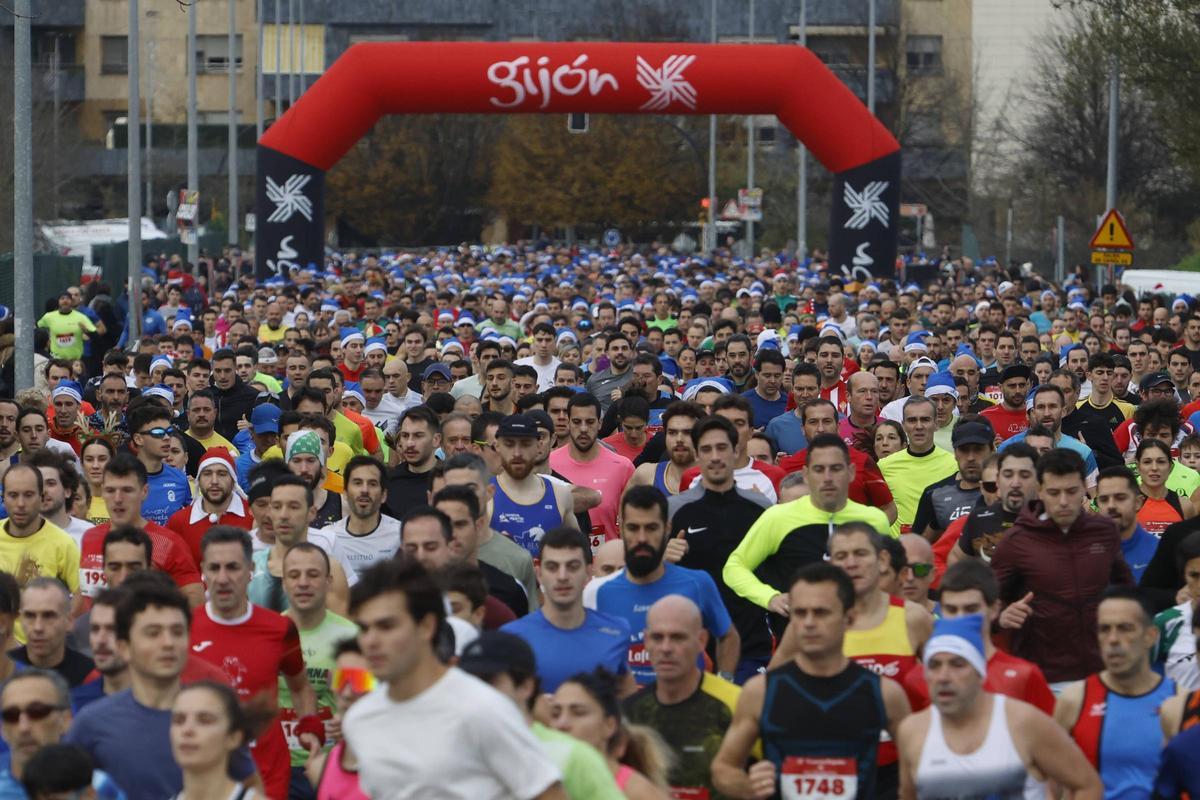 Participantes en una prueba deportiva en Gijón.