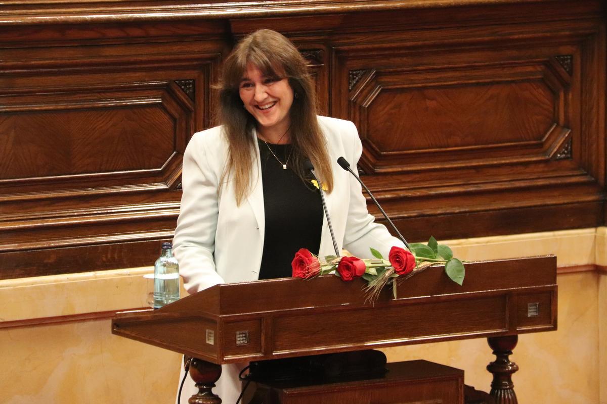 Borràs torna a intervenir al Parlament per Sant Jordi, malgrat la seva condemna
