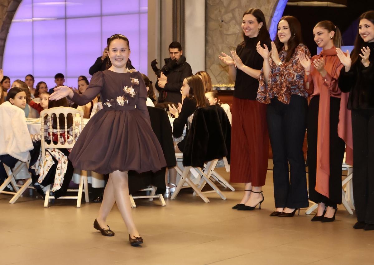 Cena infantil de Fogueres en Nadal