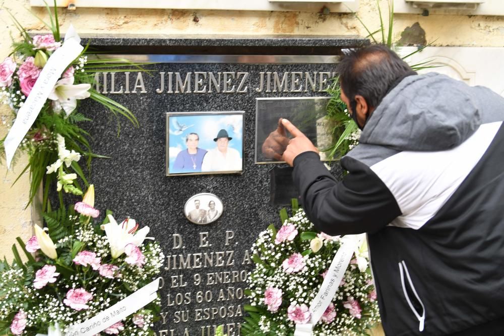 Más silencio que nunca por ''Difuntos'' en A Coruña