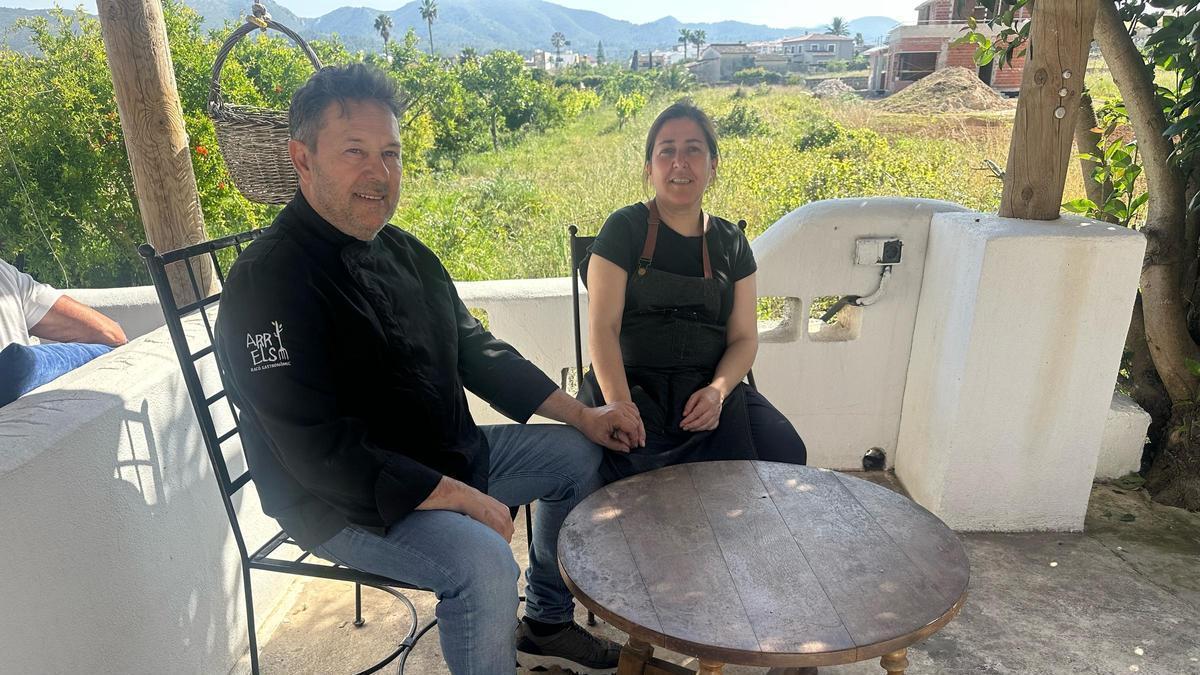 Ferran Giró y Vanesa Bustos en la terraza de Quadros 45