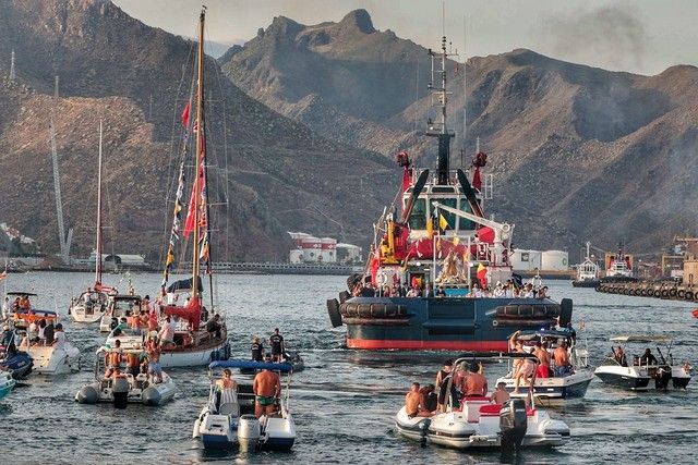 Embarcación de la Virgen del Carmen en el Puerto de Santa Cruz de Tenerife, julio 2022