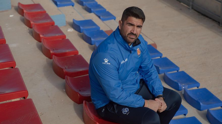 José Pérez ‘Popy’: &quot;Cuando trabajo de noche, termino a las seis y a las ocho y media me levanto para ir a entrenar&quot;
