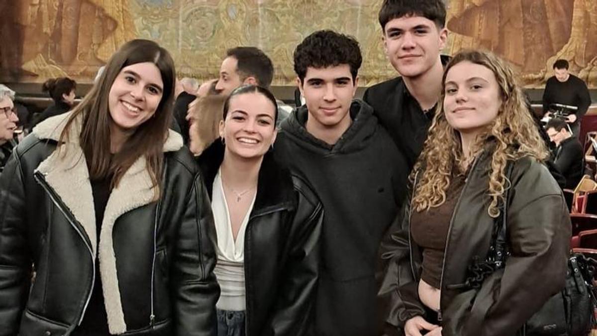 Els Pigmalions a Norma. Gala Tartera, Paula Vega, Grau Bonaterra, Arnau López i Irina Lendine.