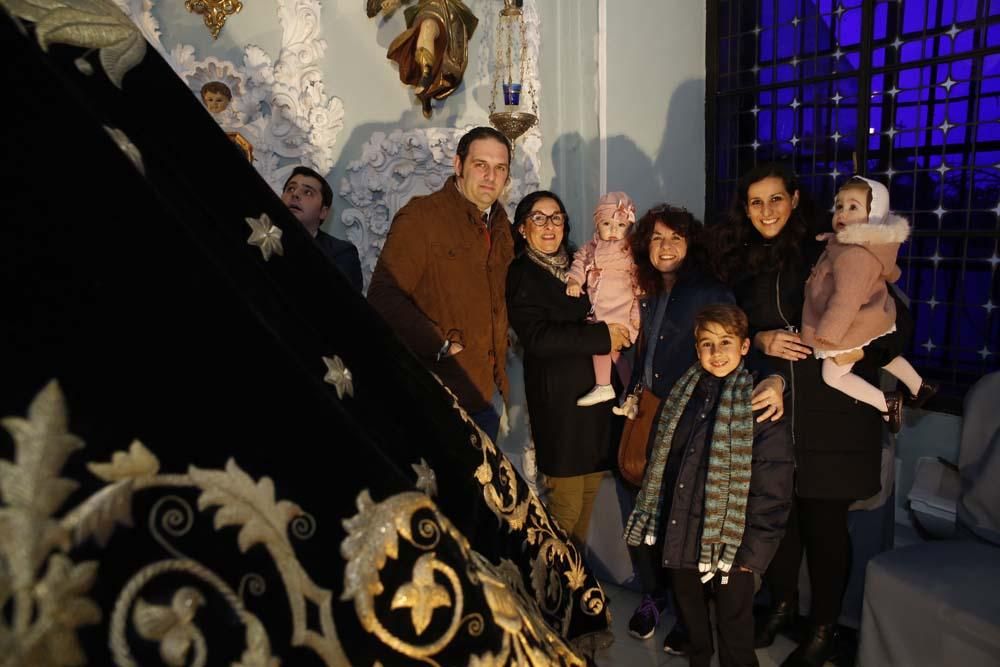 Los niños celebran la Candelaria bajo el manto de los Dolores