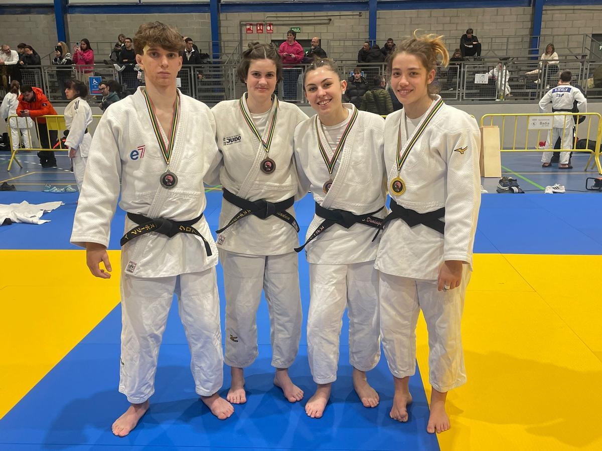 Els judokes de l'Esport7 Dumi Croitor, Ariadna Álvarez, Berta Domínguez i Luca de Palma