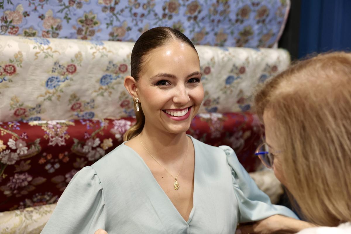 Toma de medidas para el traje más importante de sus vidas falleras Toma de medidas para el traje más importante de sus vidas falleras