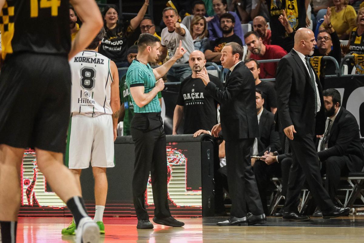 Partido Lenovo Tenerife - Darussafaka, en imágenes