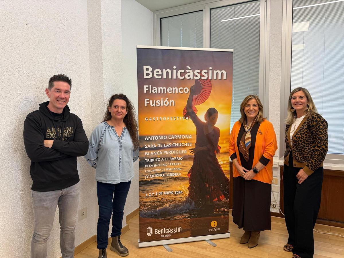 La alcaldesa y la concejala de Turismo junto a organizadores presentan el cartel del Benicàssim Flamenco Fusión Gastro Festival 2026.
