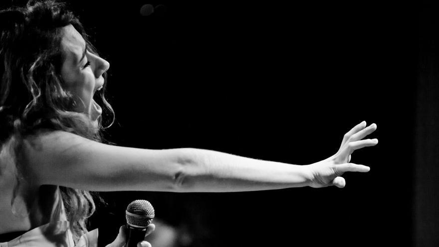 La vocalista coruñesa Verónica Ferreiro en un concierto. | Jaime Massieu