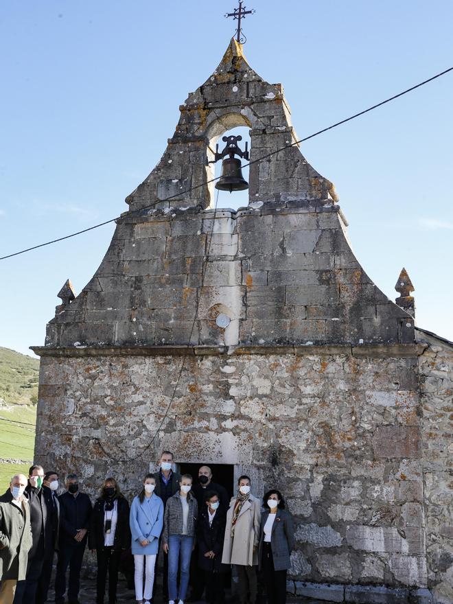 Pueblo Ejemplar 2021: La Familia Real visita Santa María del Puerto, en Somiedo