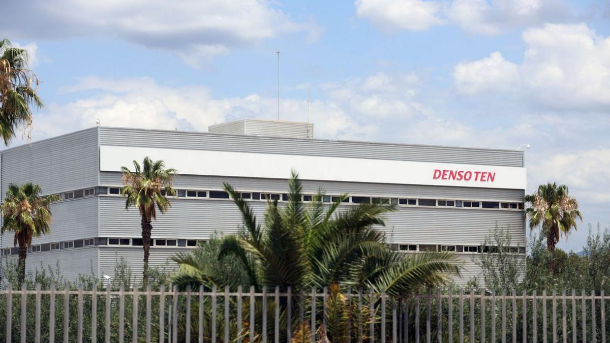La factoría de Denso Ten España, situada en la calle César Vallejo del polígono del Guadalhorce. | ÁLEX ZEA