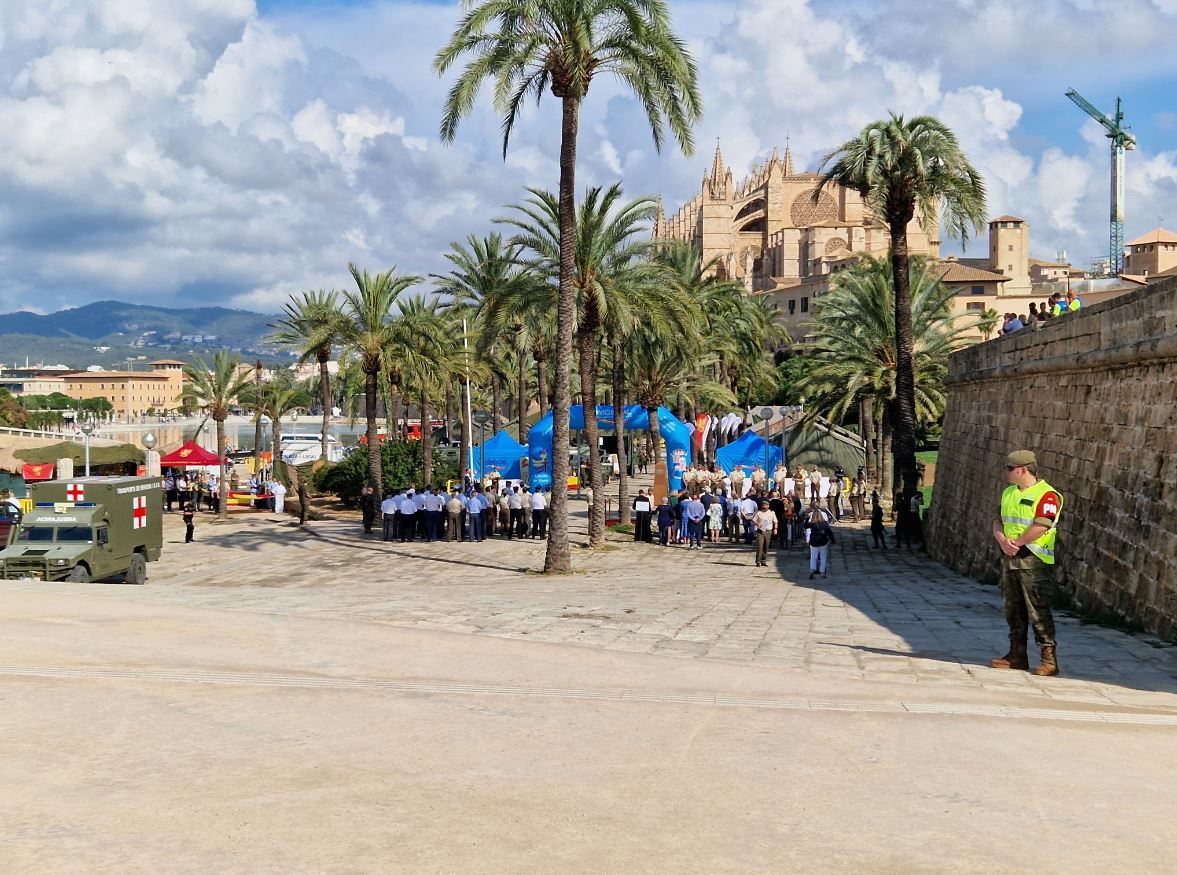 Las Fuerzas Armadas celebran su fiesta en el Parc de la Mar de Palma