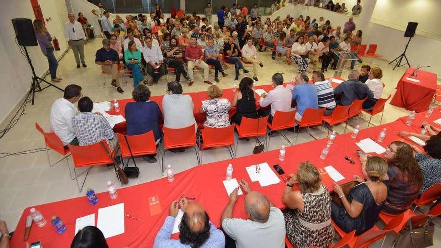 Reunión del comité provincial del PSOE de Pontevedra. // G.Santos