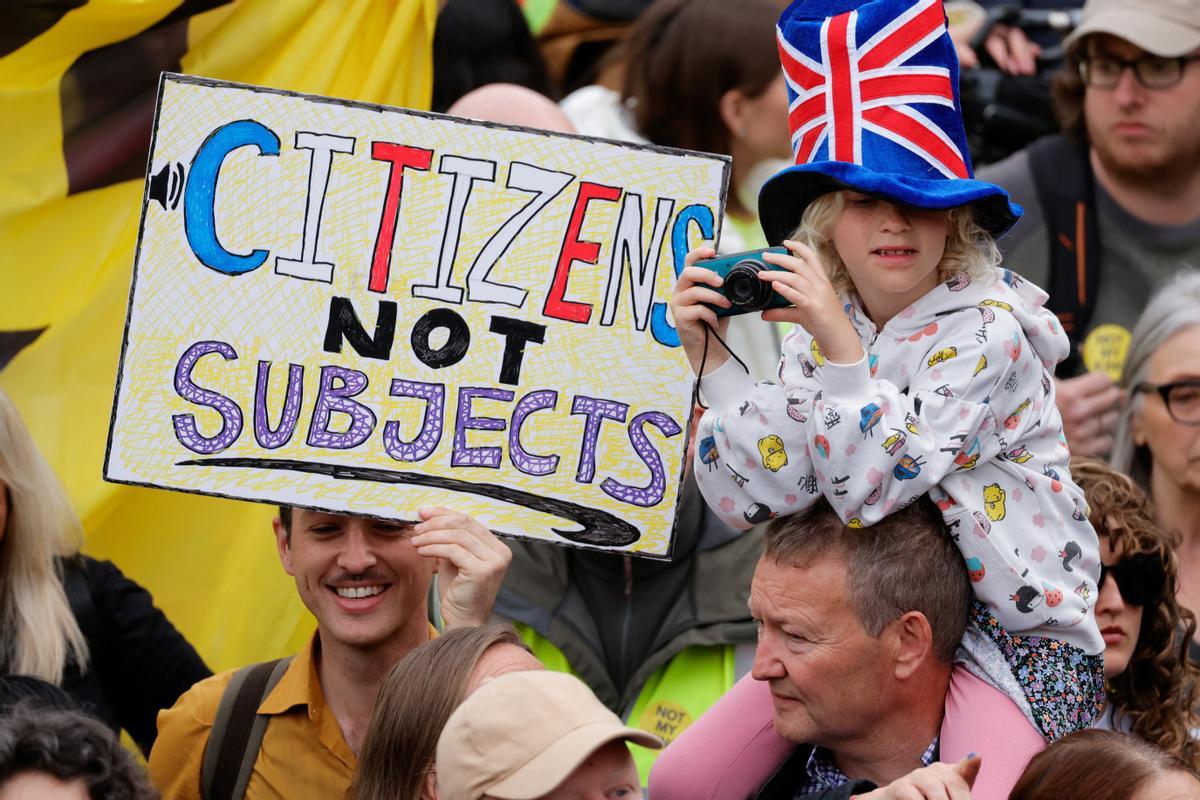 Protestas en la coronación de Carlos de Inglaterra