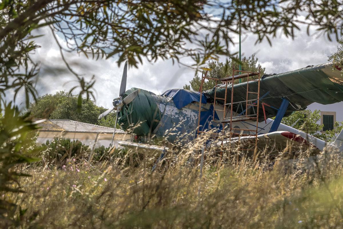 Un histórico avión de la Segunda Guerra Mundial abandonado en Mallorca se exhibe tras ser restaurado: "Es un orgullo"
