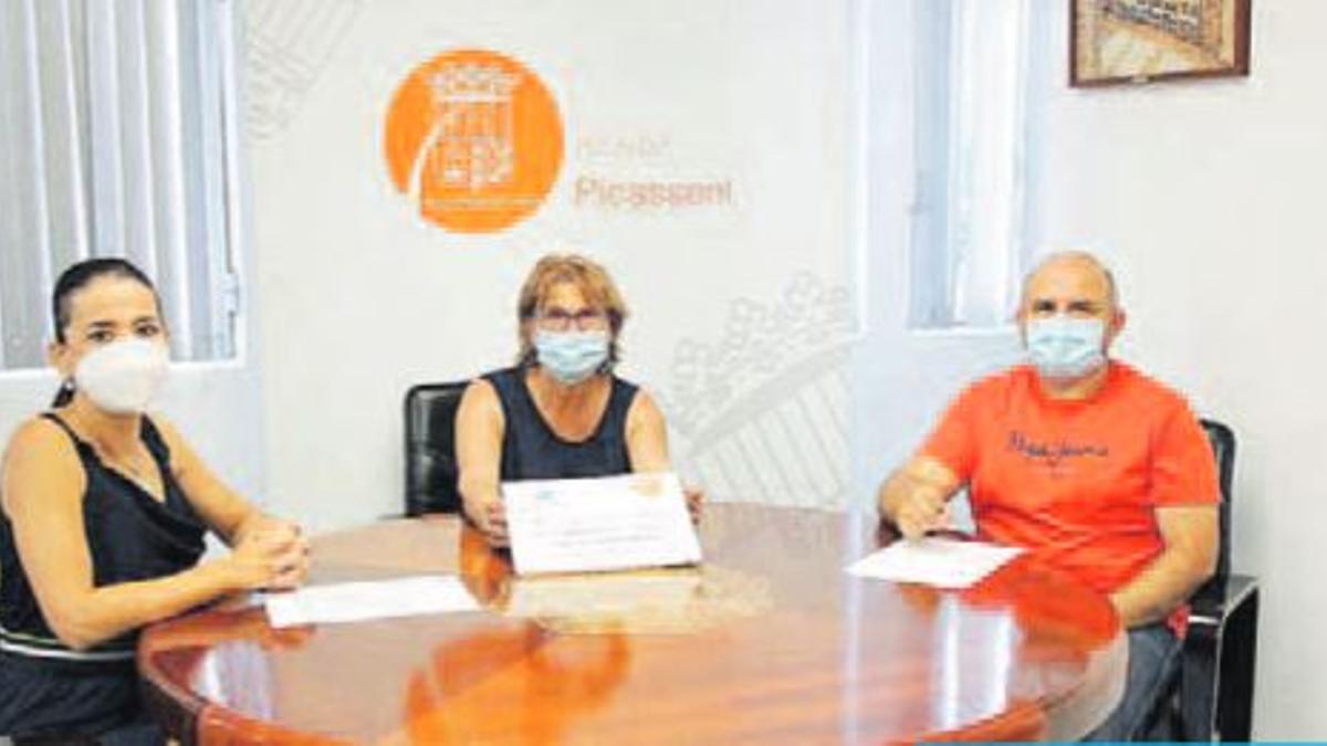 Presentación de la campaña «En estiu, cap casa sense menjar».