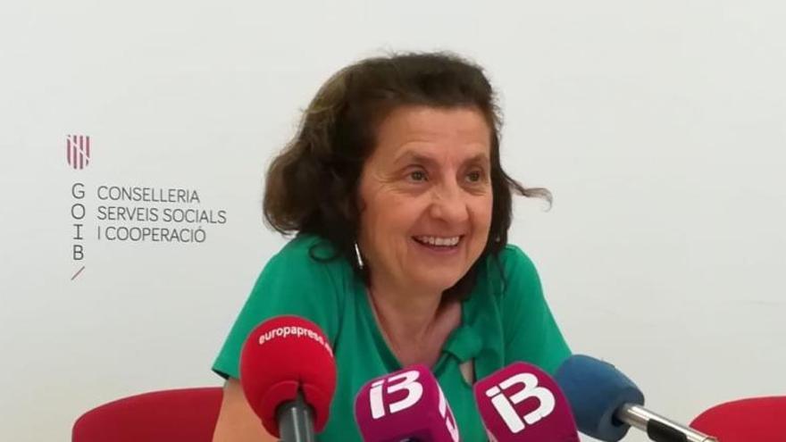 Fina Santiago: &quot;Si estuvieran muriendo jóvenes no habría debate sobre la obligatoriedad de la vacuna&quot;