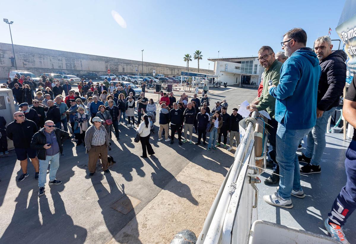 Los pescadores de La Vila Joiosa protestan por los recortes de la UE Los pescadores de La Vila Joiosa protestan por los recortes de la UE
