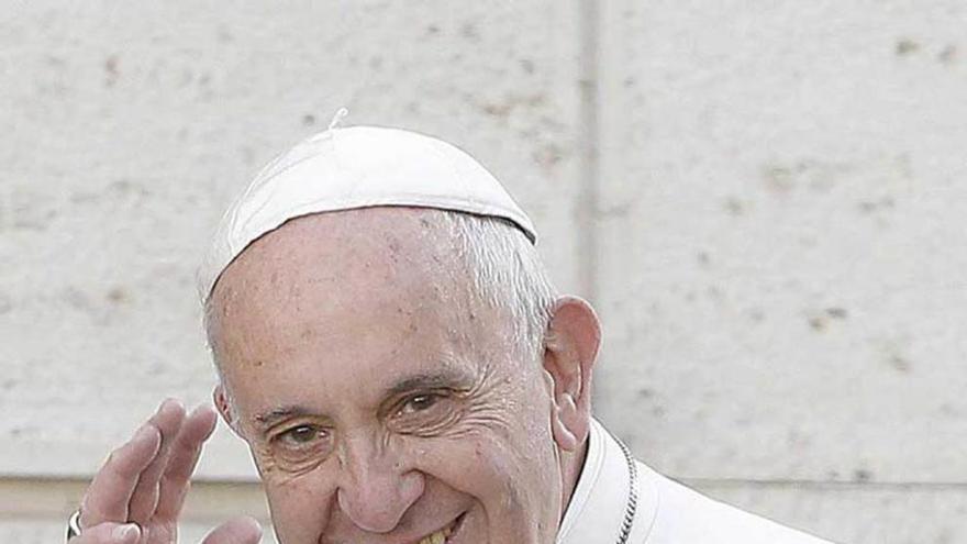 El Papa, a su llegada al Sínodo.