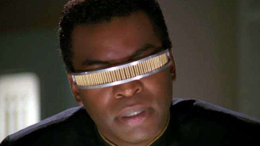 Geordi La Forge, con las gafas.