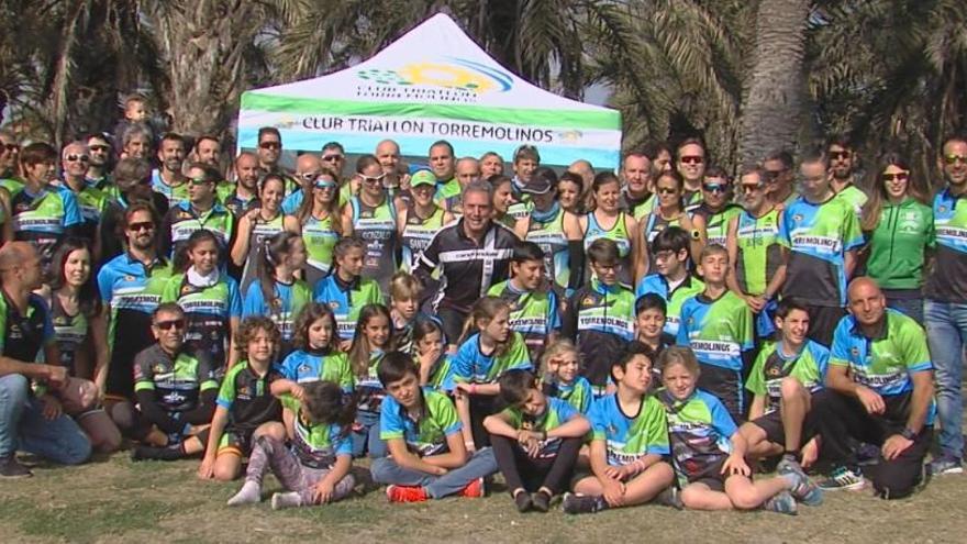 Foto de los miembros del Club Triatlón Torremolinos