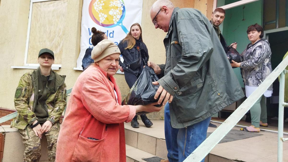 Fundación Juntos Por la Vida entrega 15 toneladas de material sanitario en Ucrania