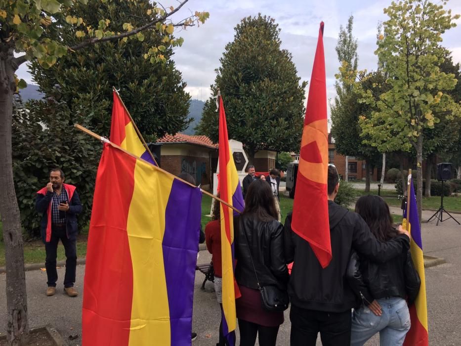 Homenaje a Aida Lafuente y los revolucionarios de Octubre en Oviedo