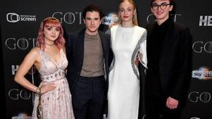Los actores que interpretan a los hijos de la familia Stark.