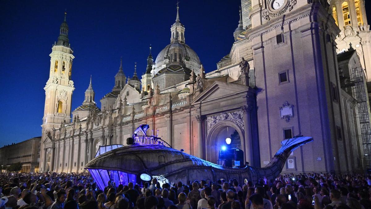 En imágenes | Zaragoza no falla a su cita con la Noche en Blanco y el show 'The Whale Street'