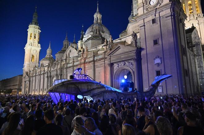 En imágenes | Zaragoza no falla a su cita con la Noche en Blanco y el show 'The Whale Street'