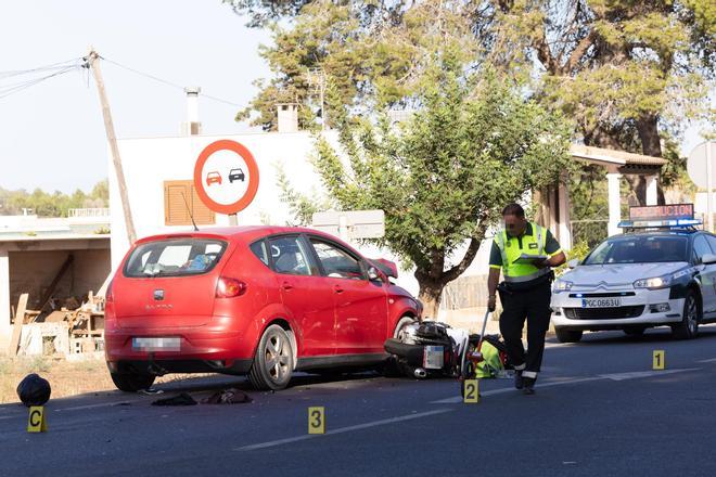Una fallecida tras un accidente de tráfico entre un coche y una moto en Santa Eulària