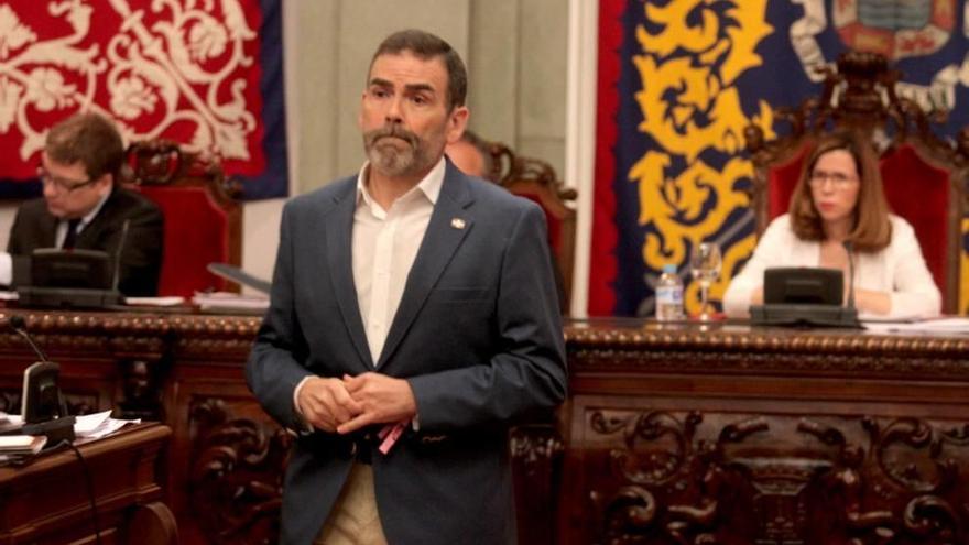 El PSOE insiste en una &quot;clara colisión&quot; entre los sueldos de López como edil y empresario