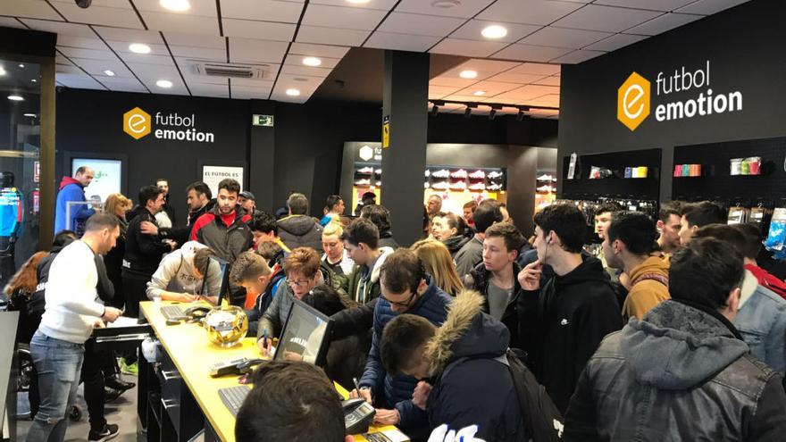La tienda de fútbol más grande de España llega a Gijón - La Nueva España