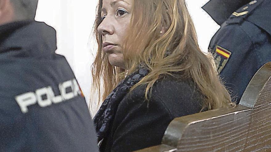 Condenan a 6,5 años a una ourensana que contrató un sicario para matar a la jefa de su ex